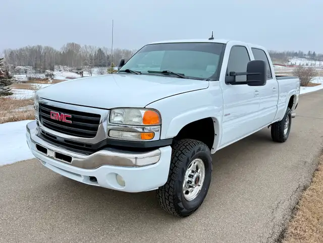 2004 GMC SIERRA 2500HD SLT 4x4 LB7 Diesel Lots of Extras! - Photo 3