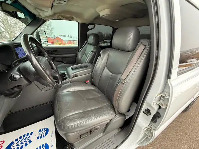 2004 GMC SIERRA 2500HD SLT 4x4 LB7 Diesel Lots of Extras! - Photo 9