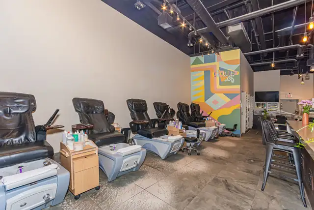 Turnkey Nail Salon Business for Sale – Edmonton Prime Location - Photo 5