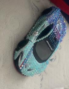 Custom bedazzling - Photo 3