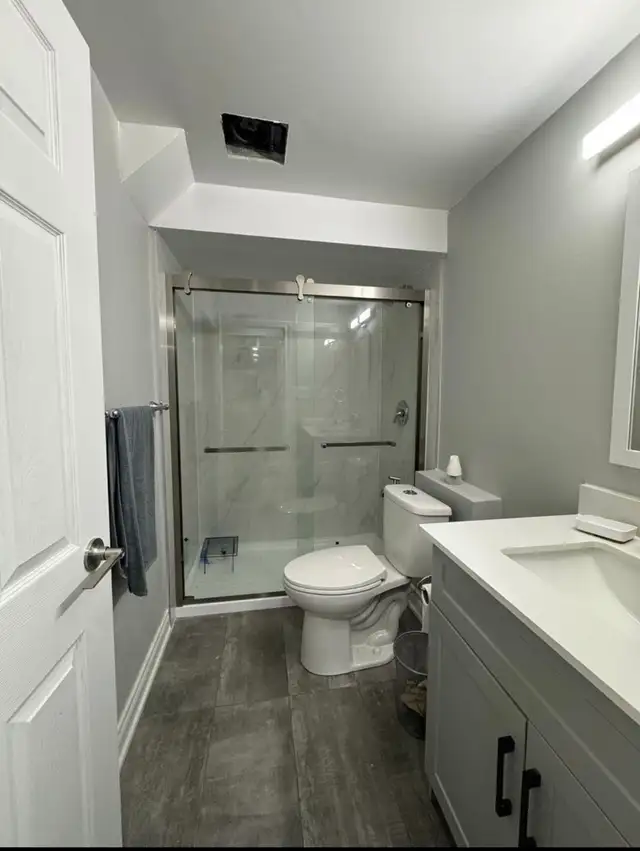 Two bedroom basement apartment for real in Oshawa - Photo 6