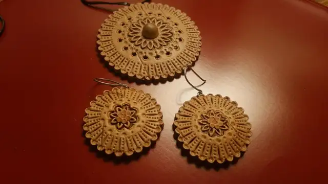 Birch bark box, pendant, earrings - Photo 2