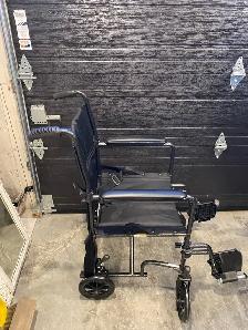 450-271-7382 | NEUVE | Chaise roulante DRIVE - Photo 2