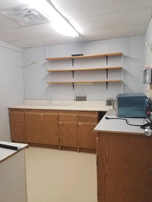 SPACE FOR LEASE: 81 Auriga Dr. (2,000sf) in Ottawa Off Hunt Club - Photo 4