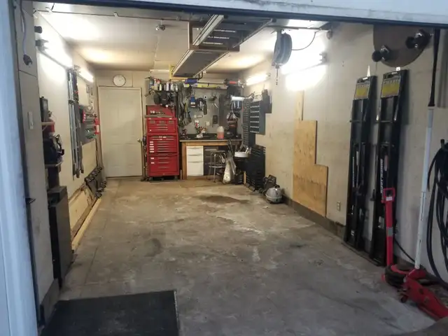 SPACE FOR LEASE: 81 Auriga Dr. (2,000sf) in Ottawa Off Hunt Club - Photo 15