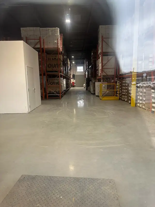 employees d’entrepôt