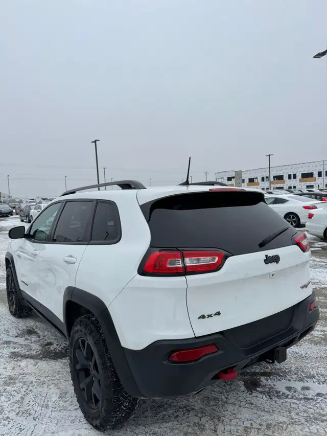 2017 Jeep Cherokee Trailhawk 4WD : Heated Seats, Backup Camera - Photo 6