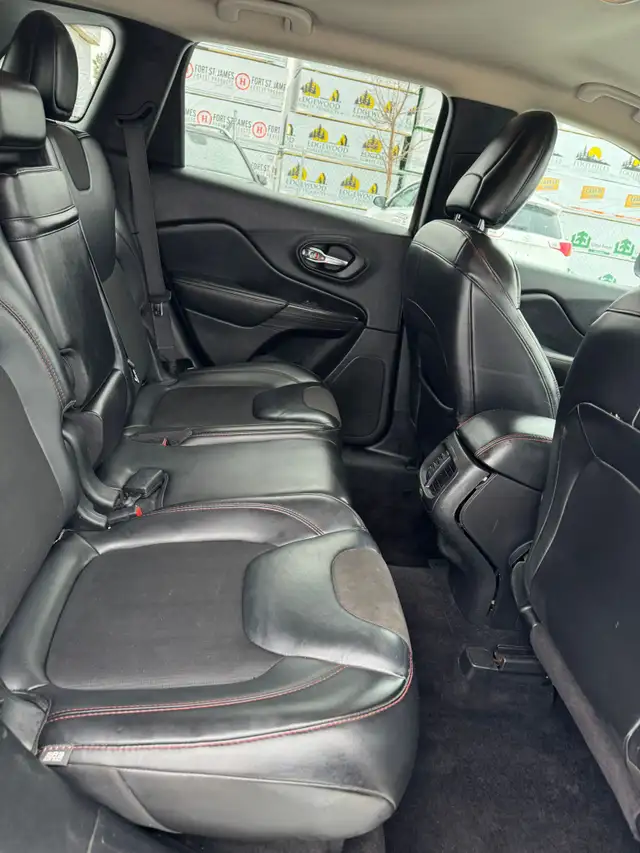 2017 Jeep Cherokee Trailhawk 4WD : Heated Seats, Backup Camera - Photo 10