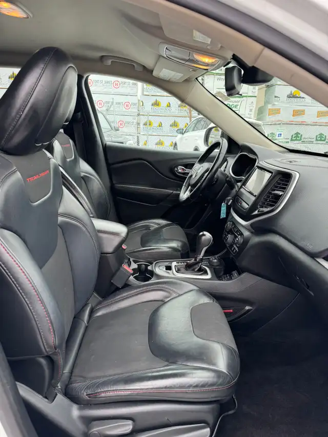 2017 Jeep Cherokee Trailhawk 4WD : Heated Seats, Backup Camera - Photo 11