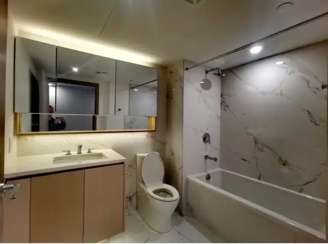 1 1 downtown condo rental - Photo 3