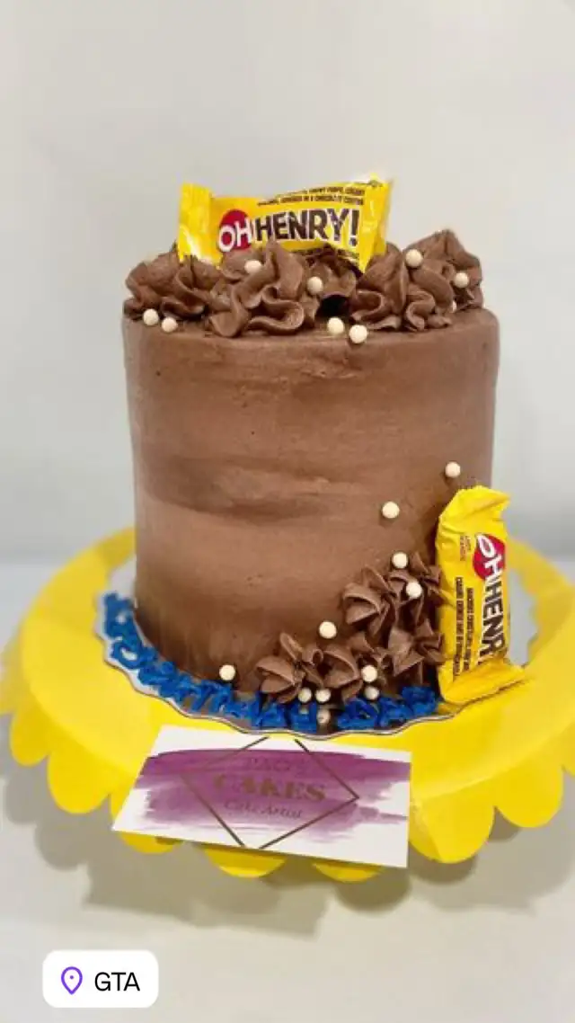 Oh Henry chocolate cakes, classic vanilla cake