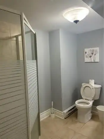 Basement appartment near high park - Photo 6