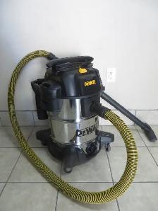 DE WALT WET/DRY VACUUM - Photo 1