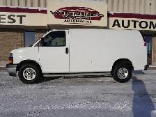 2023 GMC Savana Cargo Van CARGO VAN STILL LIKE NEW VERY LOW KMS! - Photo 2