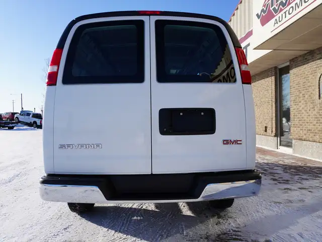 2023 GMC Savana Cargo Van CARGO VAN STILL LIKE NEW VERY LOW KMS! - Photo 13