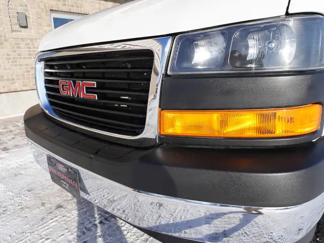 2023 GMC Savana Cargo Van CARGO VAN STILL LIKE NEW VERY LOW KMS! - Photo 15