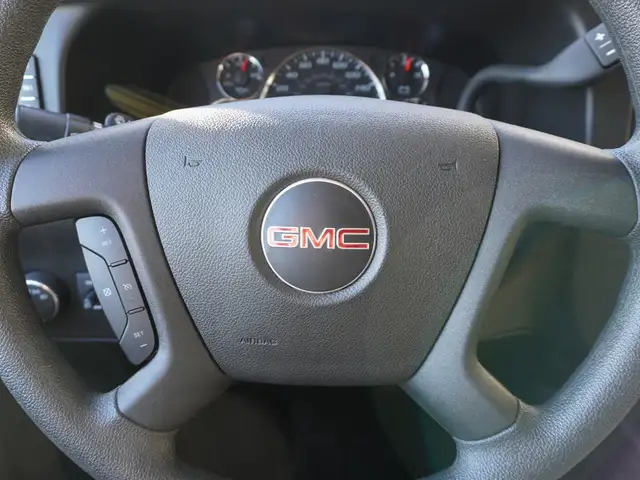 2023 GMC Savana Cargo Van CARGO VAN STILL LIKE NEW VERY LOW KMS! - Photo 26