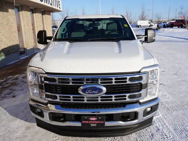 2023 Ford F-350 XLT PREMIUM VERY CLEAN AND LOW KMS! - Photo 7