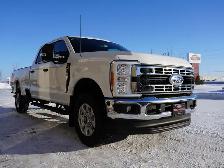 2023 Ford F-350 XLT PREMIUM VERY CLEAN AND LOW KMS! - Photo 9