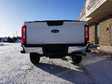 2023 Ford F-350 XLT PREMIUM VERY CLEAN AND LOW KMS! - Photo 12