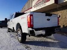 2023 Ford F-350 XLT PREMIUM VERY CLEAN AND LOW KMS! - Photo 14