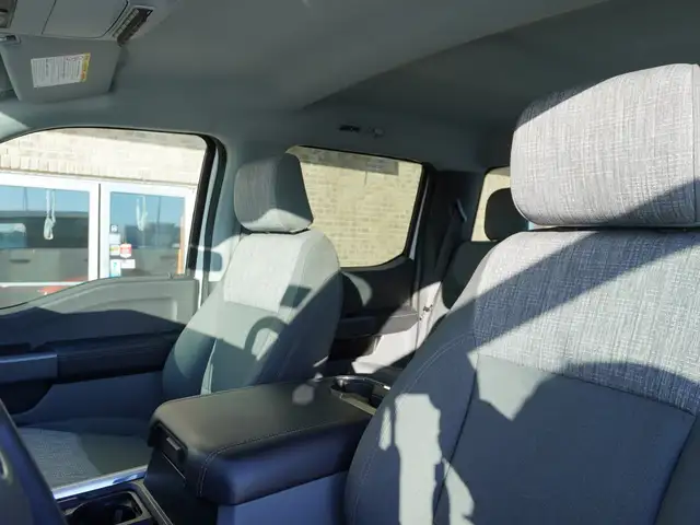2023 Ford F-350 XLT PREMIUM VERY CLEAN AND LOW KMS! - Photo 25