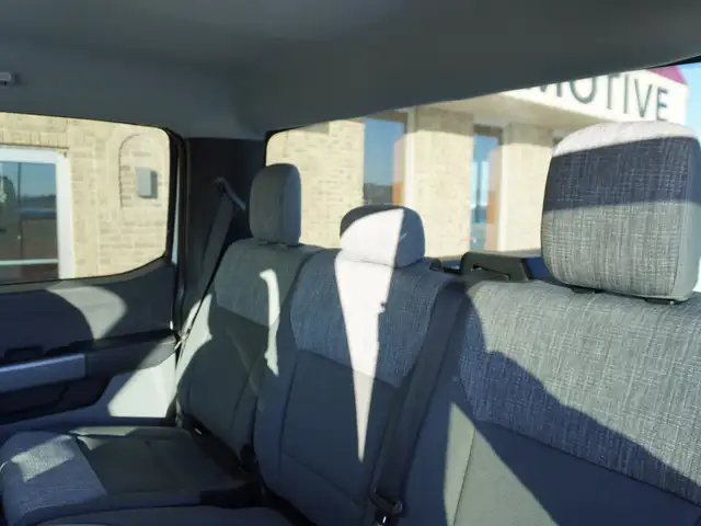 2023 Ford F-350 XLT PREMIUM VERY CLEAN AND LOW KMS! - Photo 35