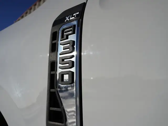 2023 Ford F-350 XLT PREMIUM VERY CLEAN AND LOW KMS! - Photo 37