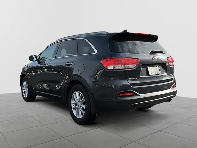 2017 Kia Sorento 2.0L LX Turbo 2.0L LX Turbo | Heated Seats - Photo 6