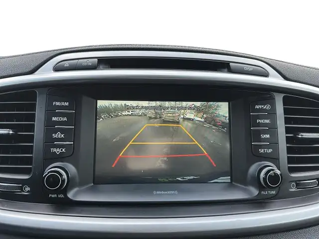 2017 Kia Sorento 2.0L LX Turbo 2.0L LX Turbo | Heated Seats - Photo 16