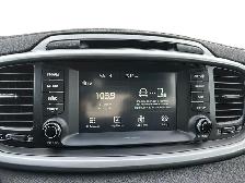 2017 Kia Sorento 2.0L LX Turbo 2.0L LX Turbo | Heated Seats - Photo 17