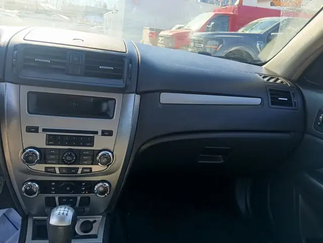 2011 Ford Fusion - Photo 10