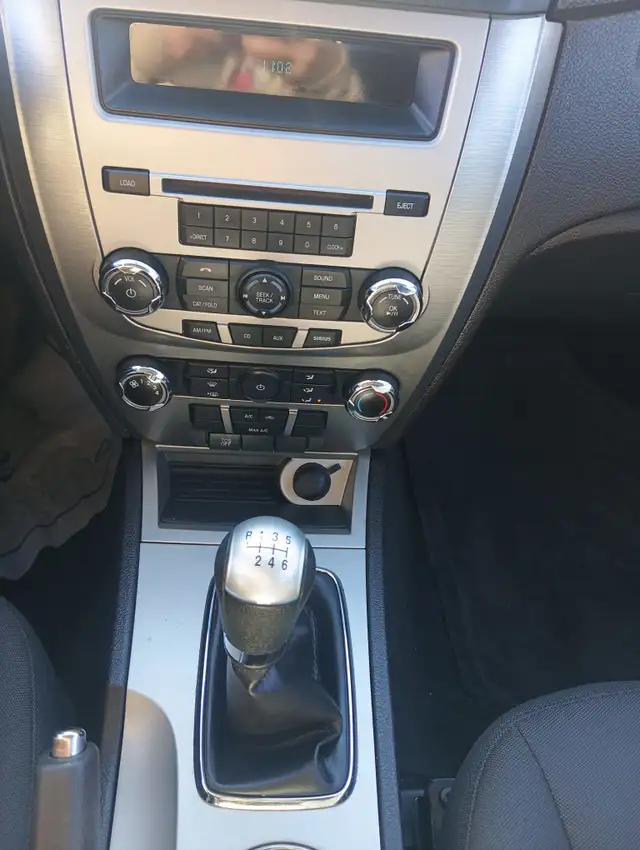 2011 Ford Fusion - Photo 12