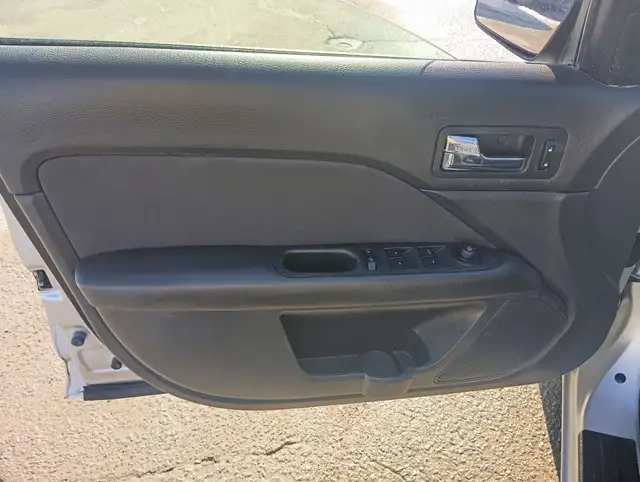 2011 Ford Fusion - Photo 13