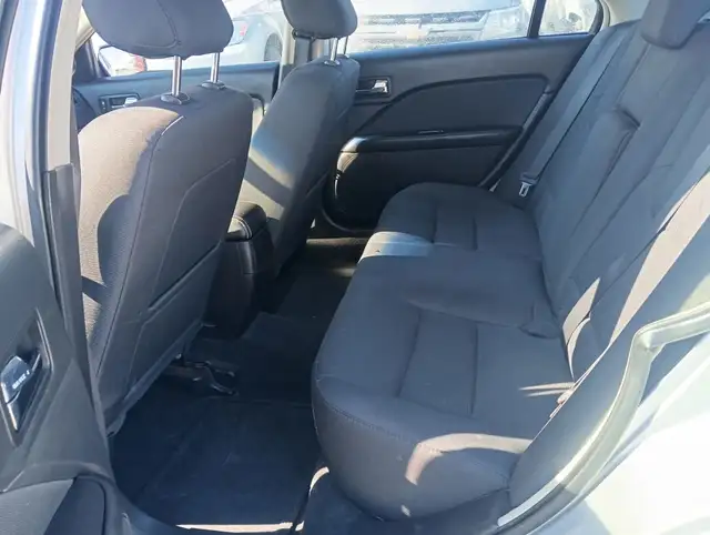 2011 Ford Fusion - Photo 15