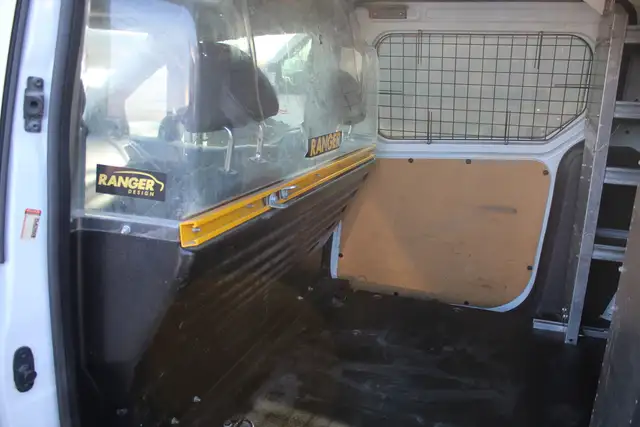 2017 Ford Transit Connect XL Divider - Photo 18
