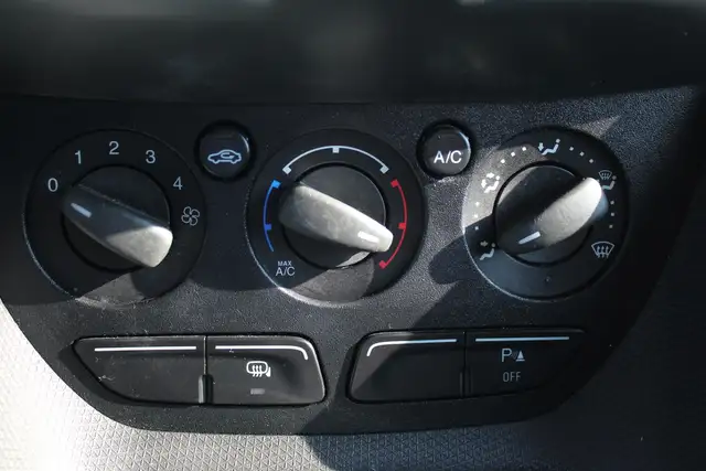 2017 Ford Transit Connect XL Divider - Photo 25