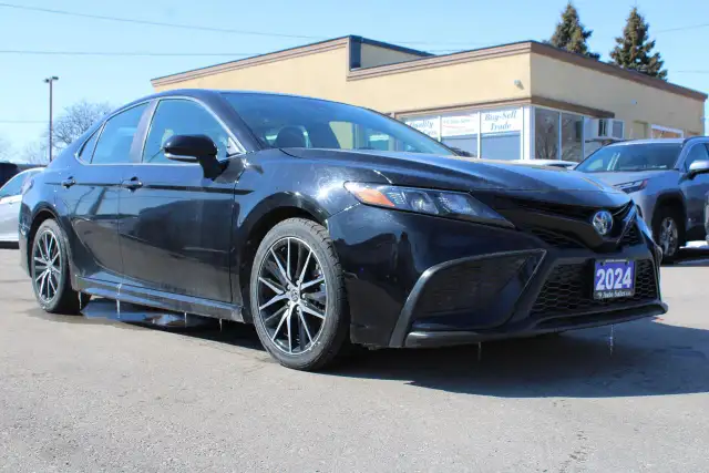 2024 Toyota Camry Hybrid SE Auto - Photo 3