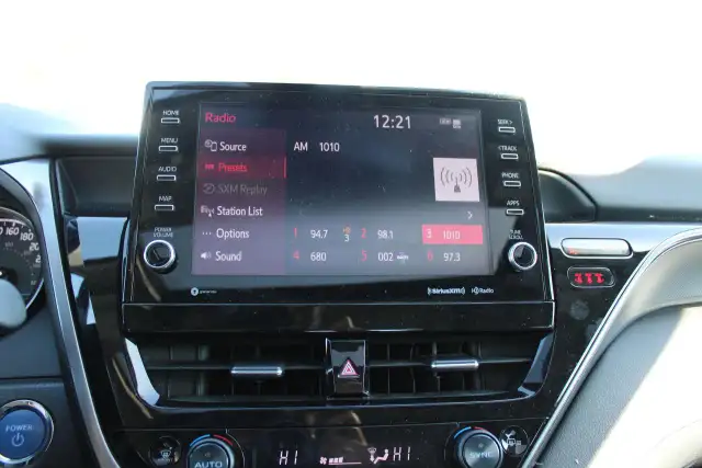 2024 Toyota Camry Hybrid SE Auto - Photo 16