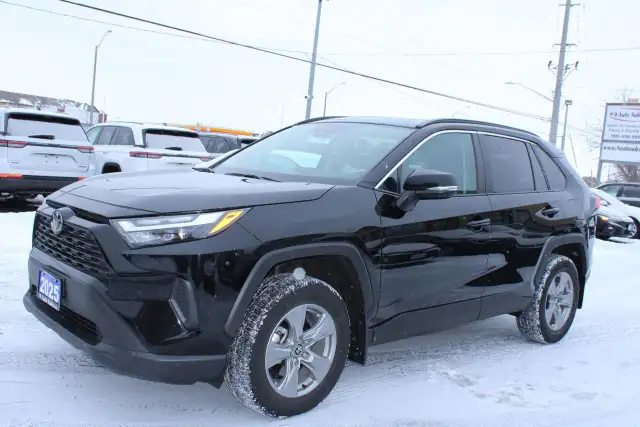 2025 Toyota RAV4 XLE - Photo 2