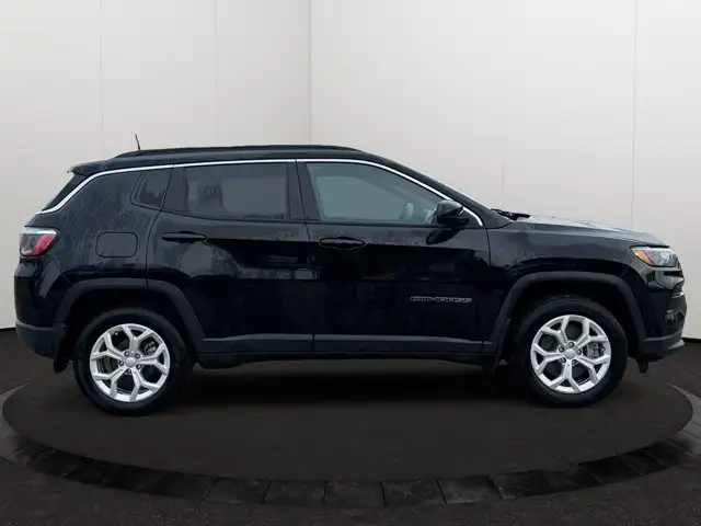 2024 Jeep Compass North | Winter Tires | Sunroof | Remote Start - Photo 5