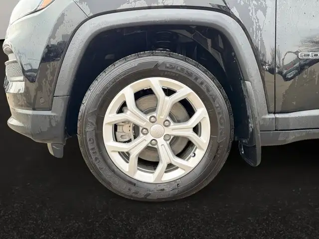 2024 Jeep Compass North | Winter Tires | Sunroof | Remote Start - Photo 8