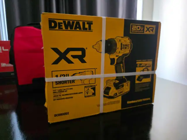 Dewalt 20V Brushless Cordless 1/2-in Drill Driver - Photo 2