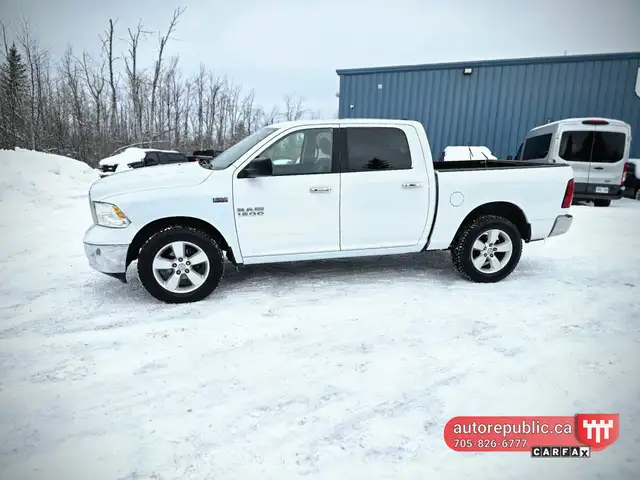 2016 Ram 1500 SLT Hemi 4x4 Certified No Accidents - Photo 2