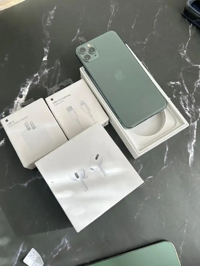iPhone 11 Pro Max 128GB Airpods/Charger Set/Delivery - Photo 8