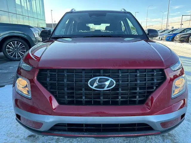 2025 Hyundai Venue Preferred • Accident Free Carfax • One Owner - Photo 10
