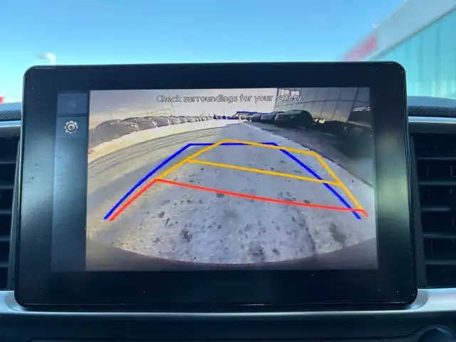 2025 Hyundai Venue Preferred • Accident Free Carfax • One Owner - Photo 19