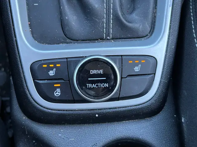 2025 Hyundai Venue Preferred • Accident Free Carfax • One Owner - Photo 21