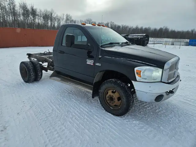 2007 Dodge 3500 - Photo 2