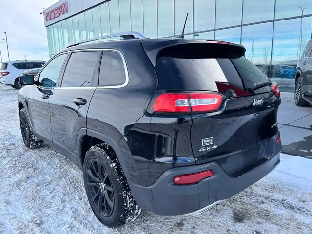 2017 Jeep Cherokee Limited 4WD • 3.2L • Luxury Package • Leather - Photo 4